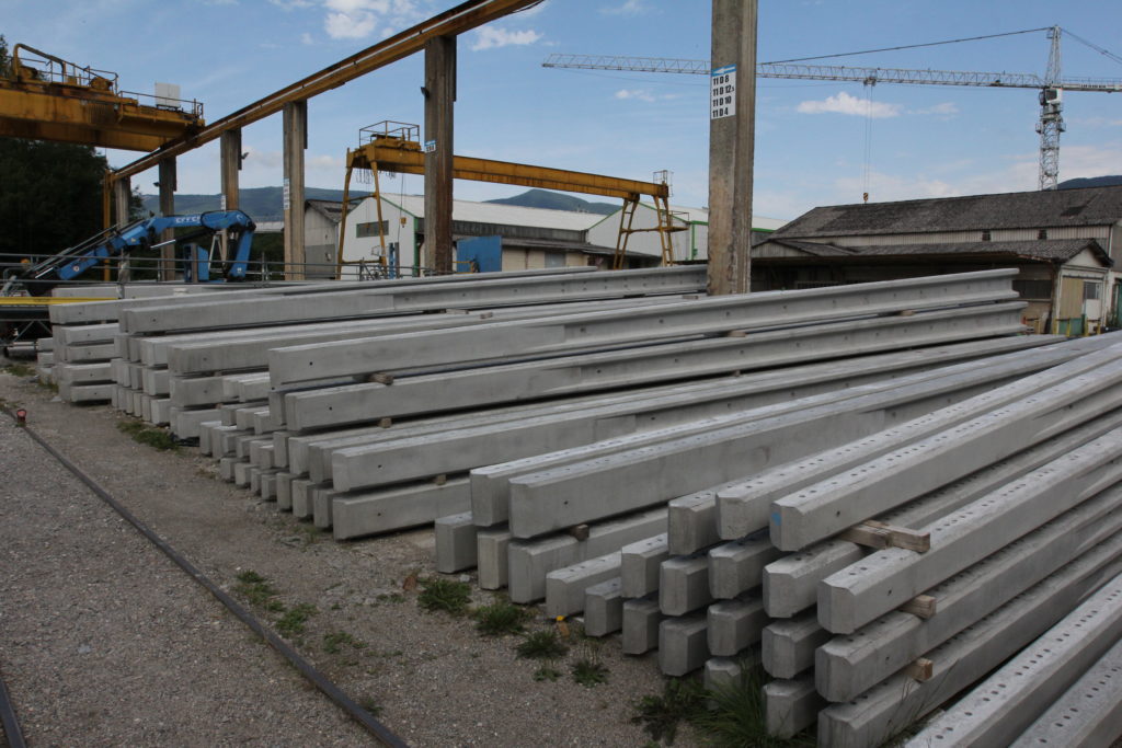 Poteaux en Béton Armé Supports de Lignes Électriques Basse & Moyenne — free download